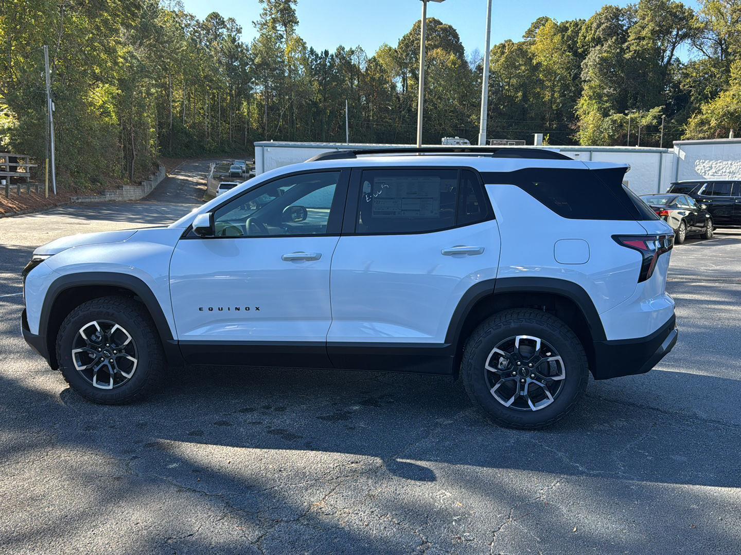 New 2026 Polar White Tricoat Chevrolet FWD ACTIV image 3