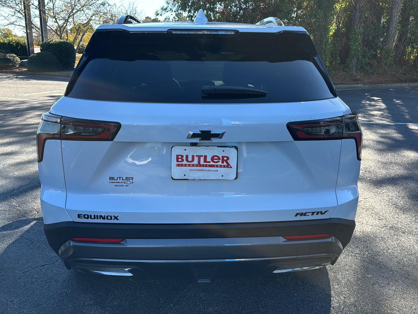 New 2026 Polar White Tricoat Chevrolet FWD ACTIV image 4