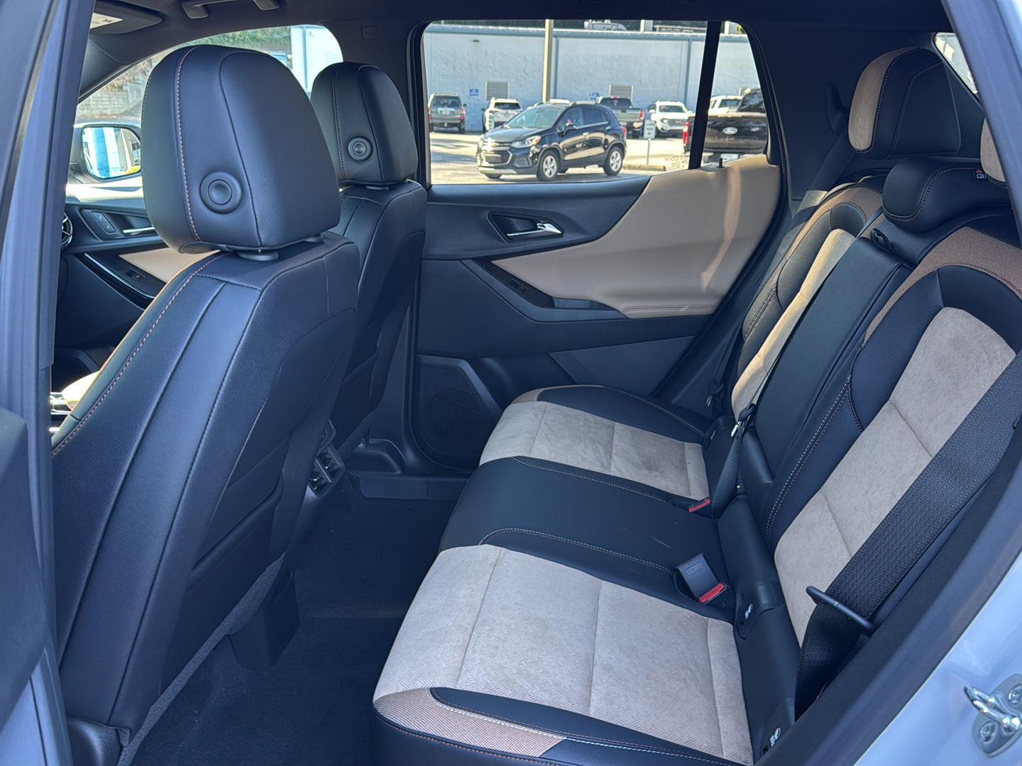 New 2026 Polar White Tricoat Chevrolet FWD ACTIV image 9