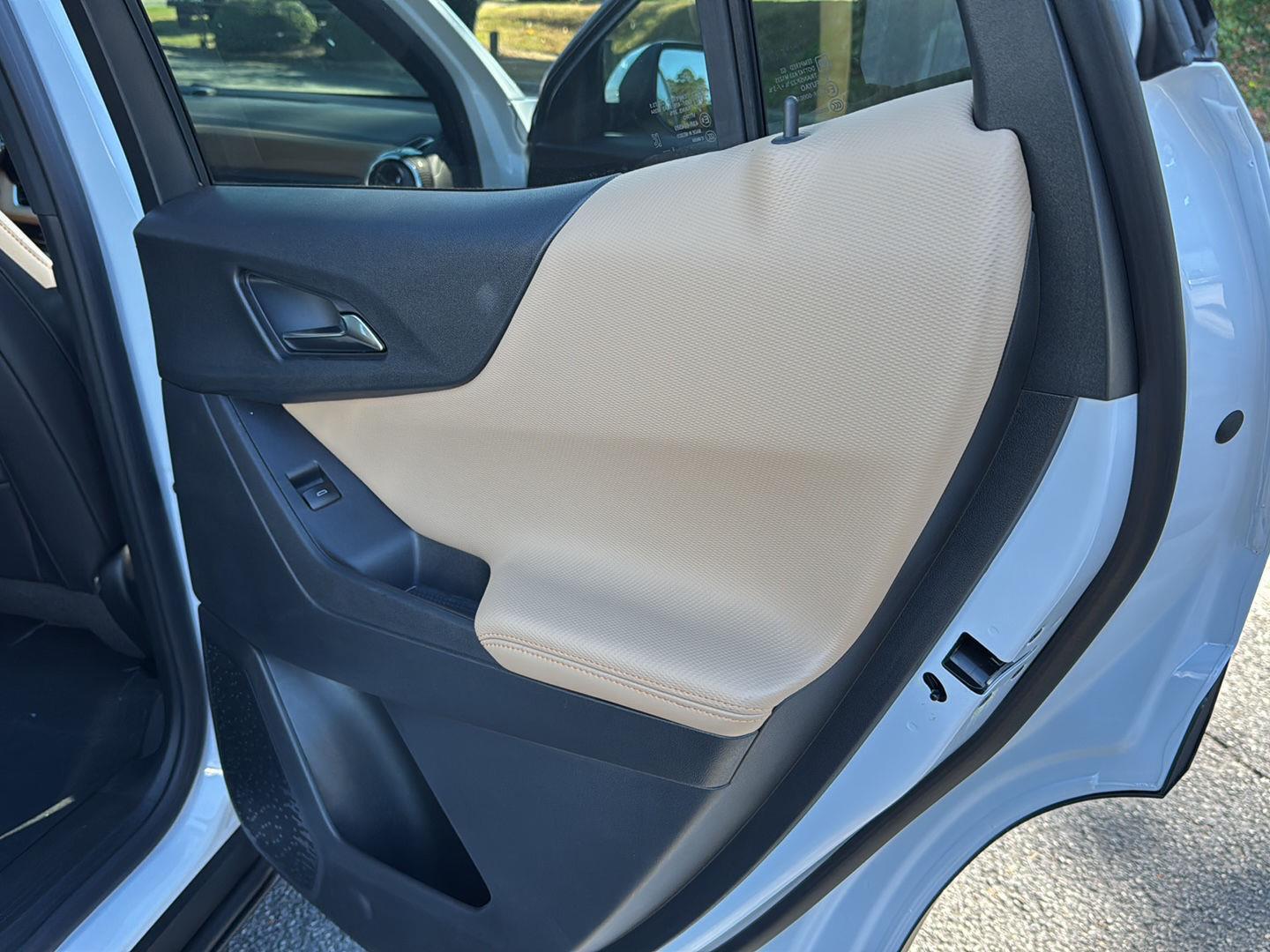 New 2026 Polar White Tricoat Chevrolet FWD ACTIV image 13