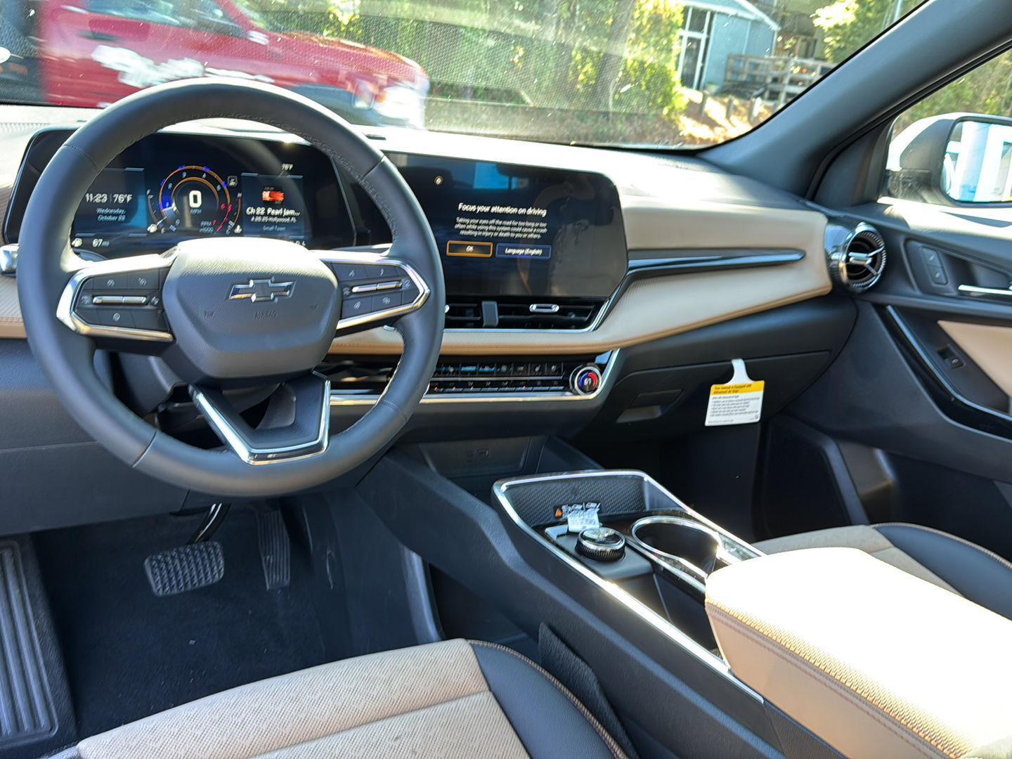 New 2026 Polar White Tricoat Chevrolet FWD ACTIV image 16