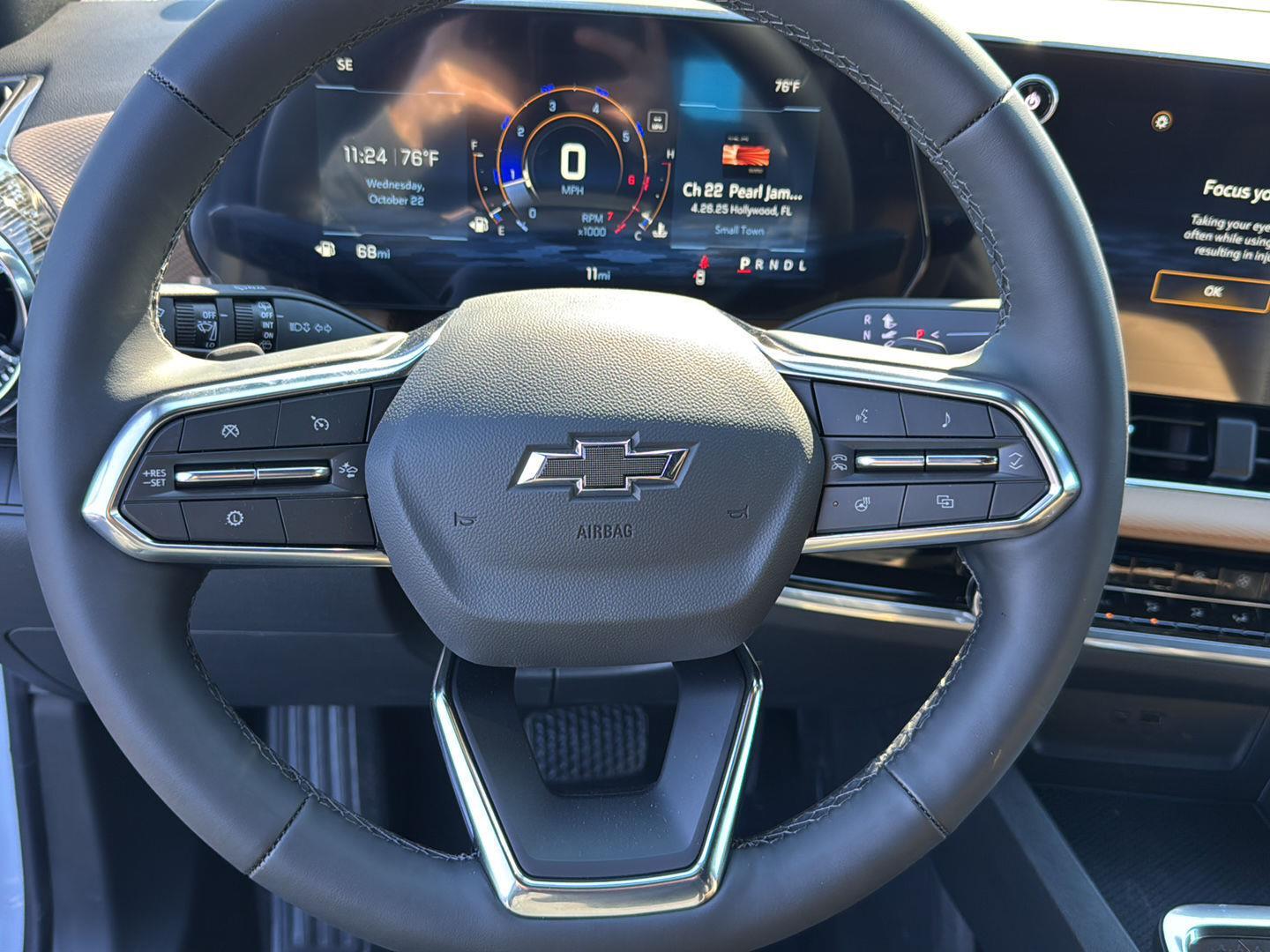 New 2026 Polar White Tricoat Chevrolet FWD ACTIV image 17