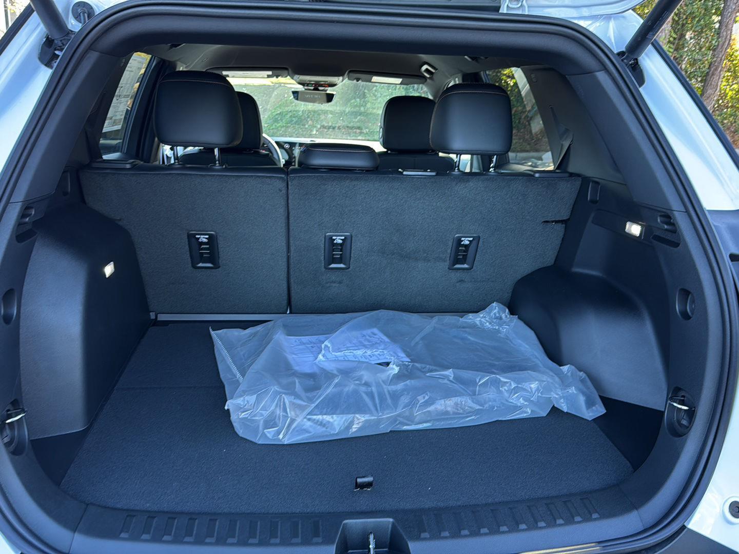 New 2026 Polar White Tricoat Chevrolet FWD ACTIV image 27