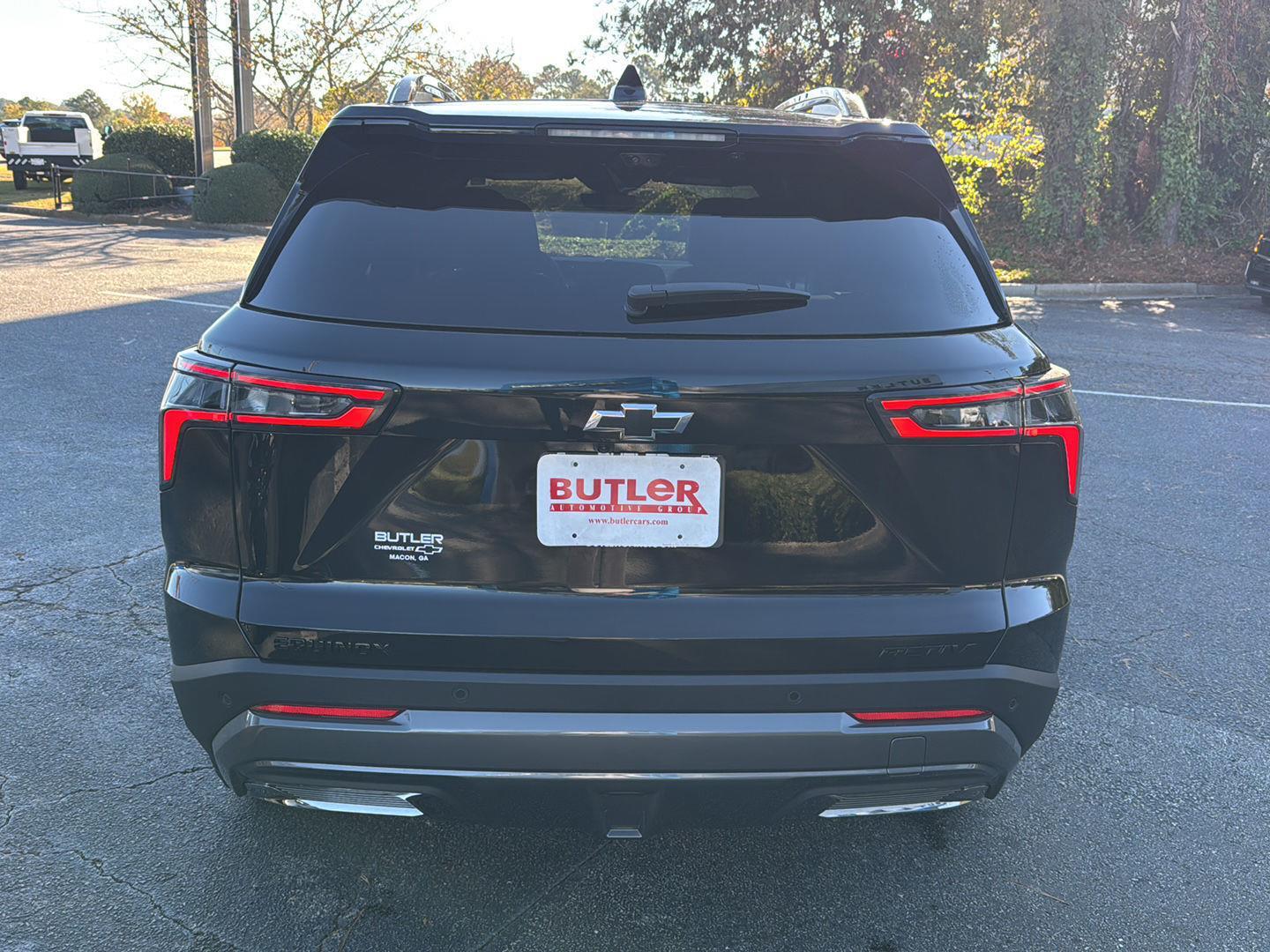 New 2026 Mosaic Black Metallic Chevrolet FWD ACTIV image 4