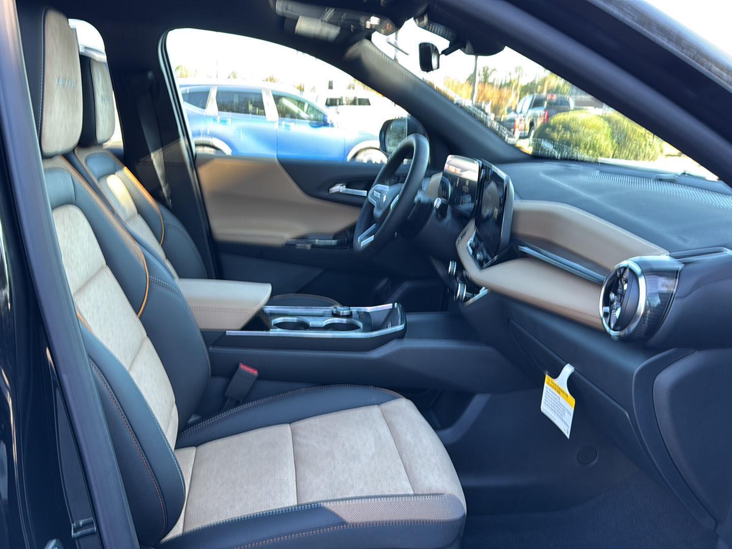 New 2026 Mosaic Black Metallic Chevrolet FWD ACTIV image 10