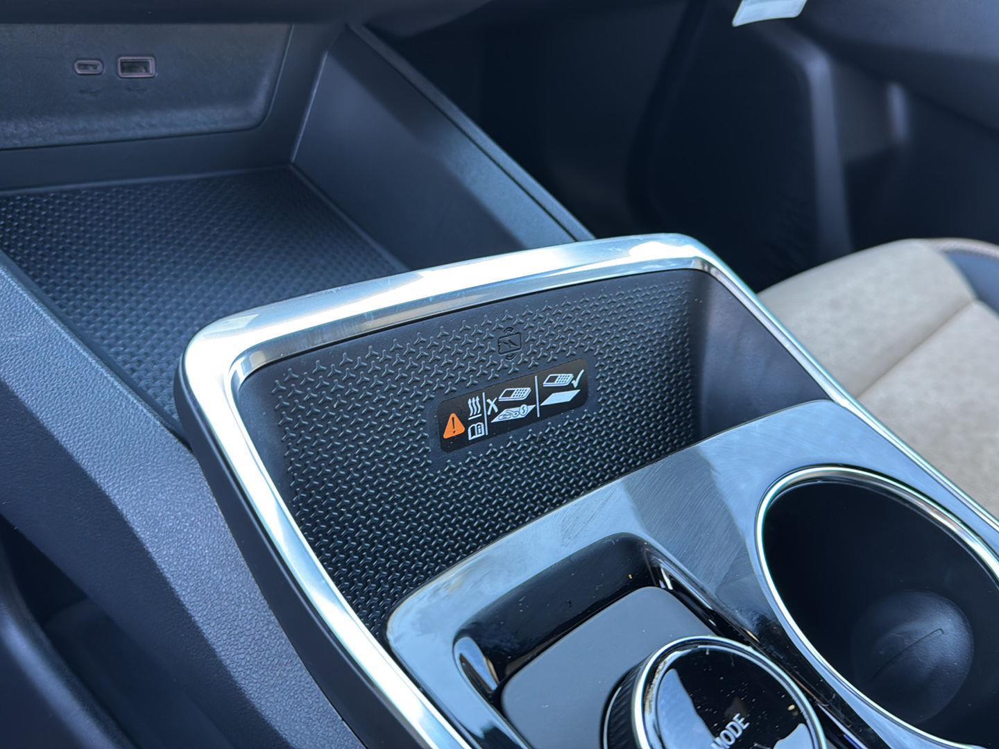 New 2026 Mosaic Black Metallic Chevrolet FWD ACTIV image 24