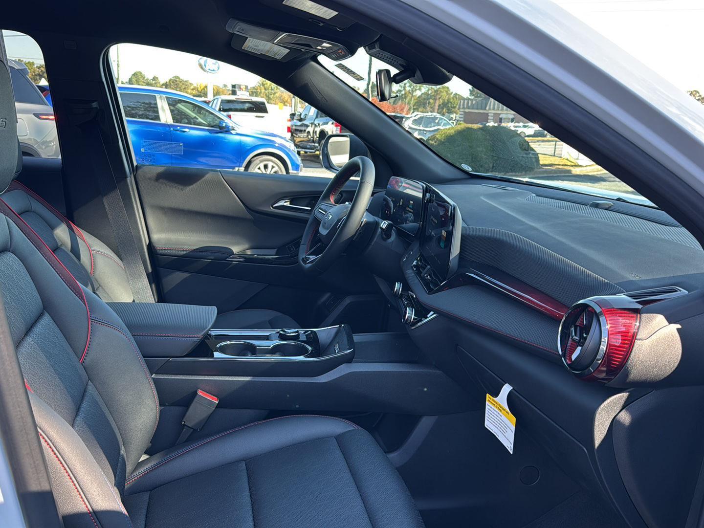 New 2026 Polar White Tricoat Chevrolet FWD RS image 10