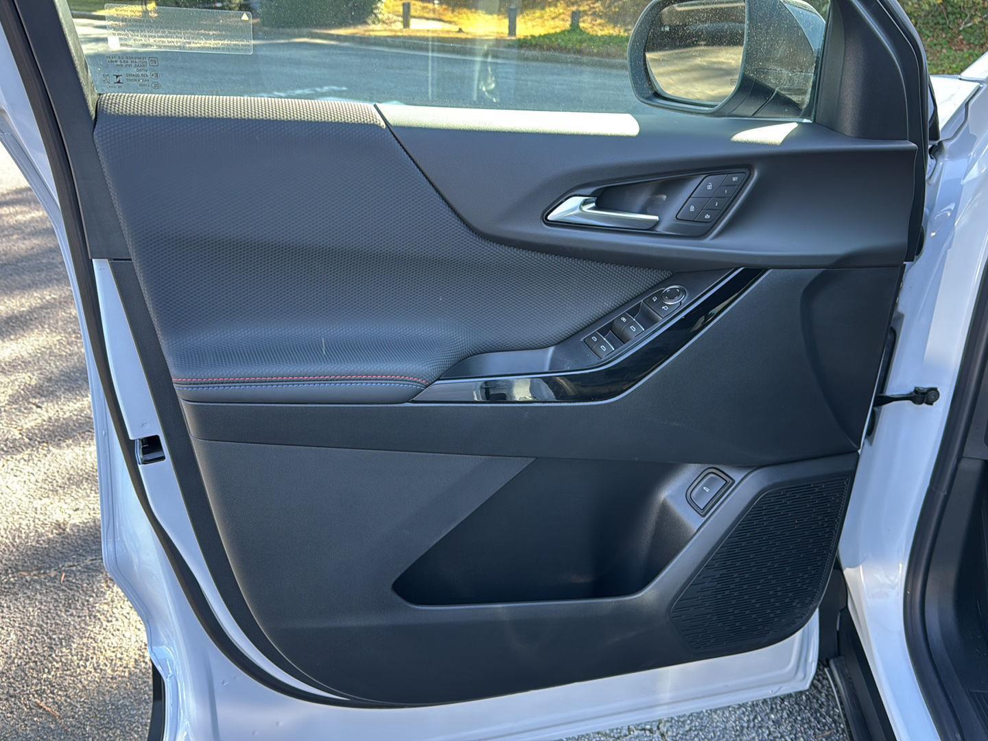 New 2026 Polar White Tricoat Chevrolet FWD RS image 14