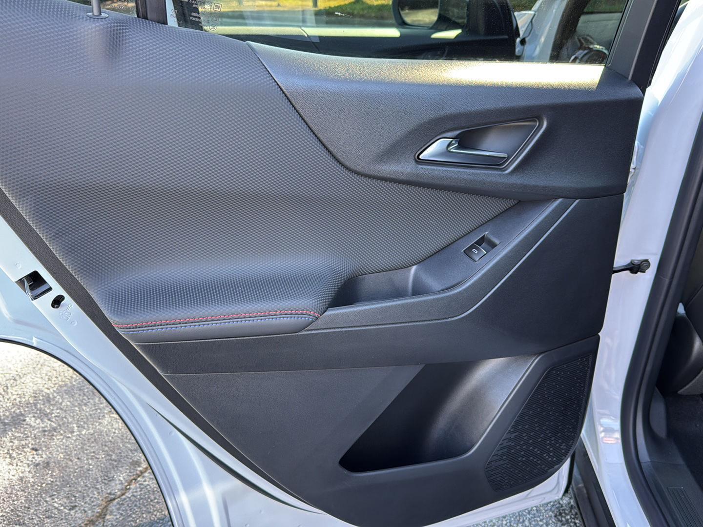 New 2026 Polar White Tricoat Chevrolet FWD RS image 15