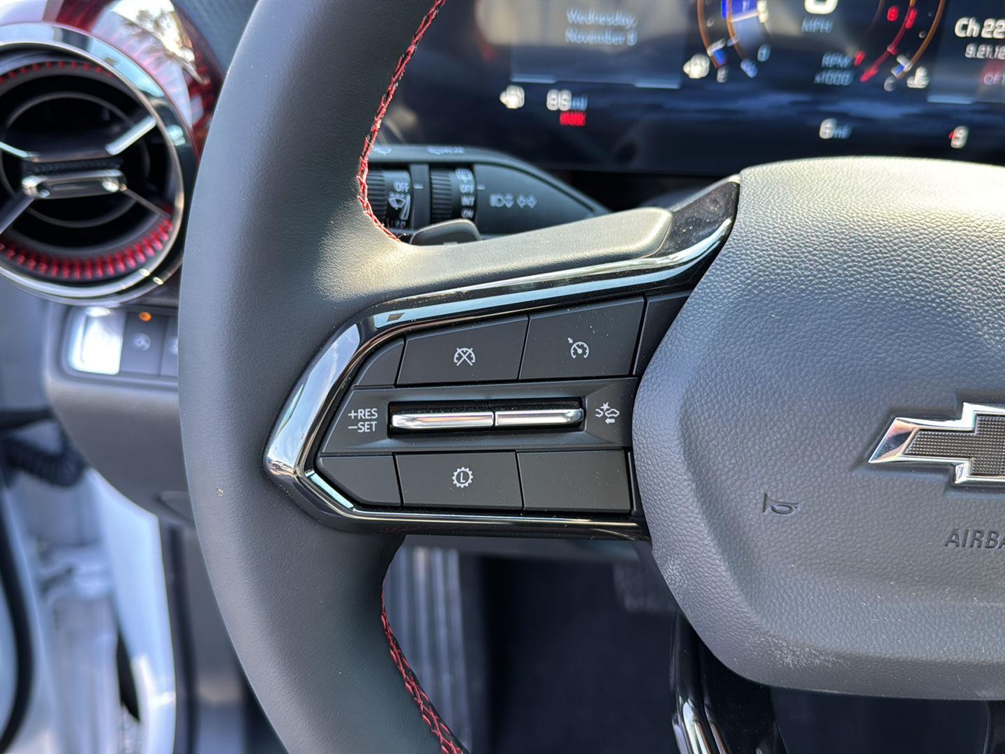 New 2026 Polar White Tricoat Chevrolet FWD RS image 18