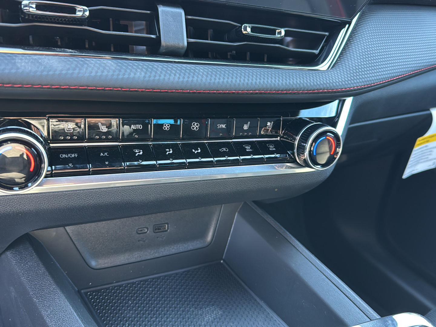 New 2026 Polar White Tricoat Chevrolet FWD RS image 24