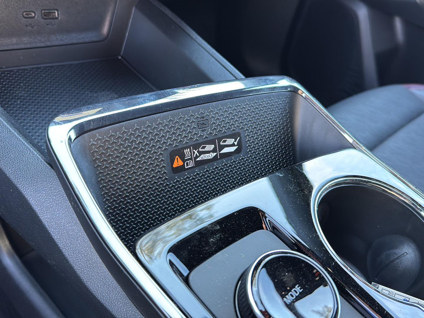 New 2026 Polar White Tricoat Chevrolet FWD RS image 26