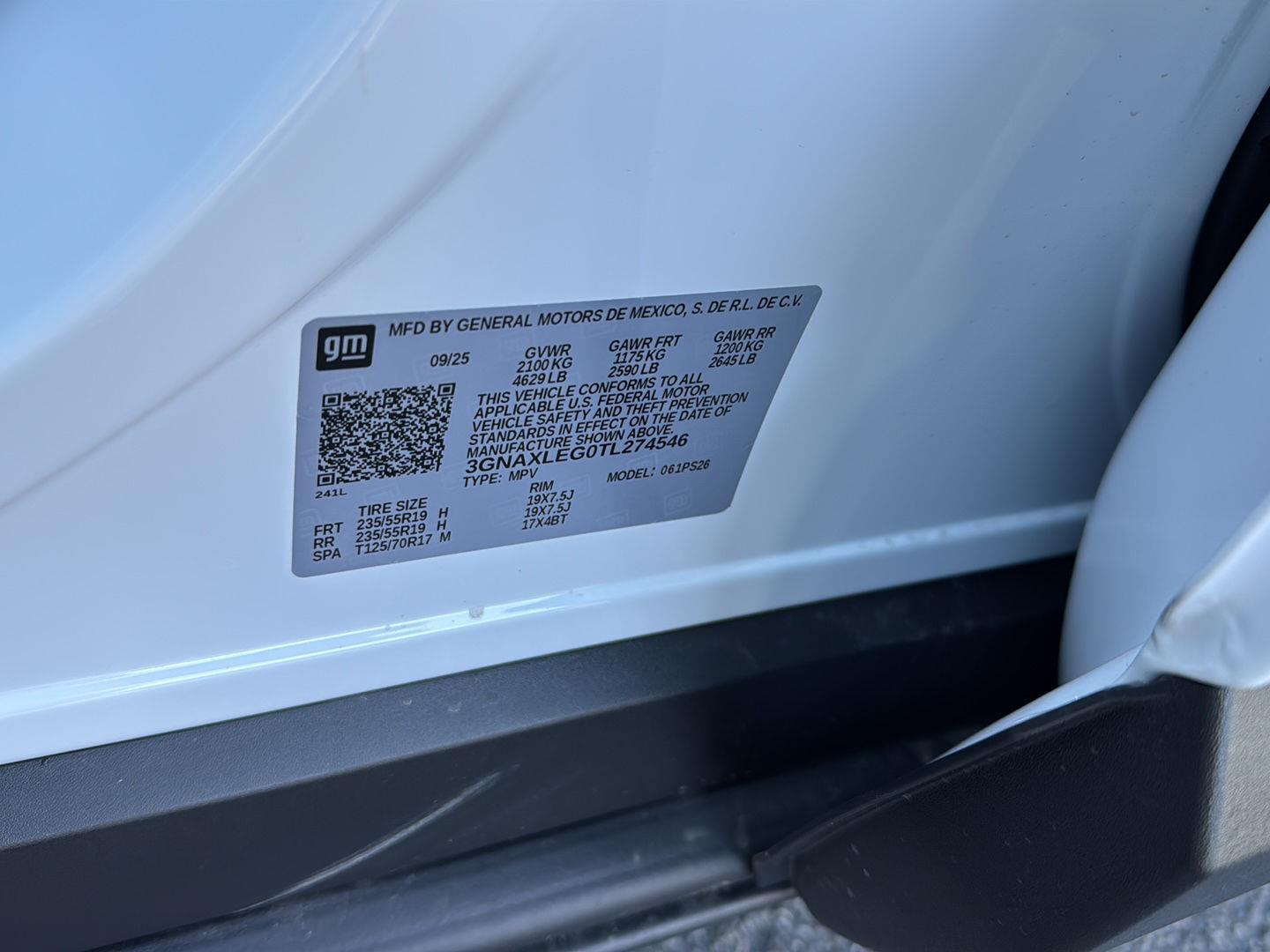 New 2026 Polar White Tricoat Chevrolet FWD RS image 34