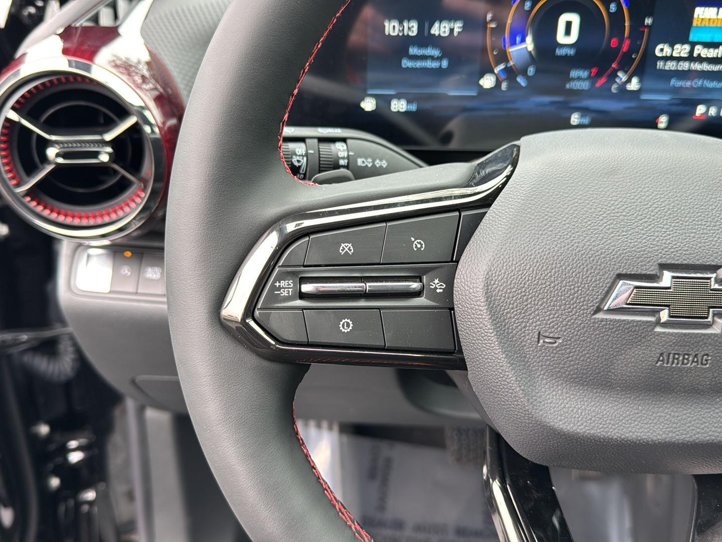 New 2026 Mosaic Black Metallic Chevrolet FWD RS image 18