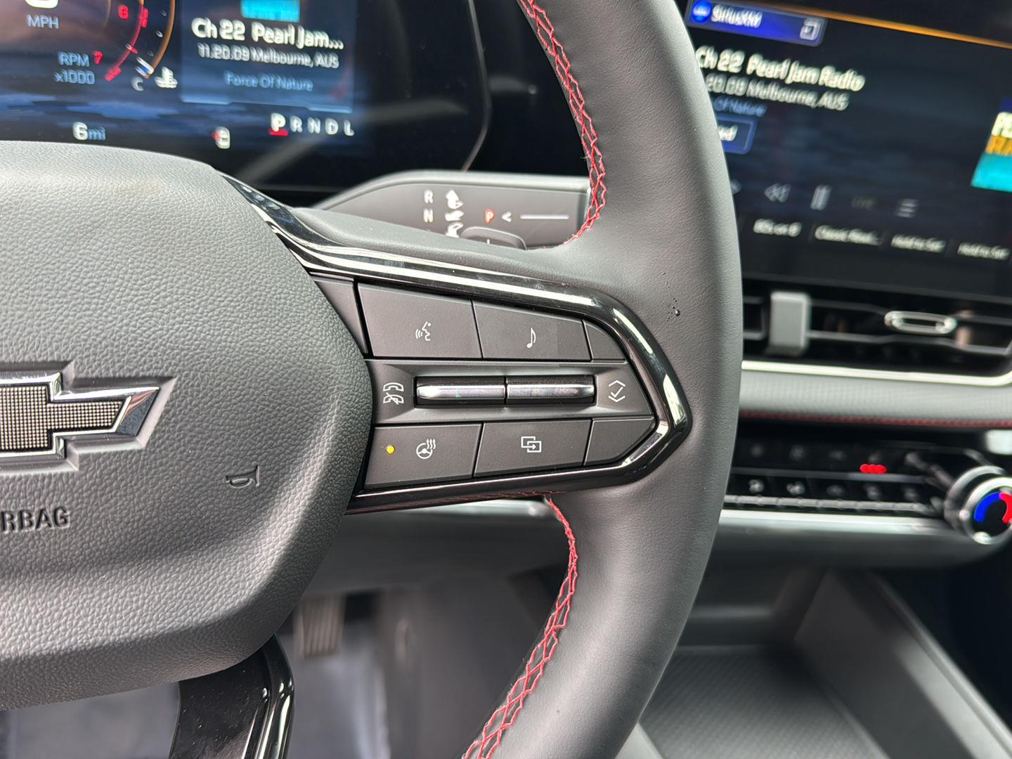 New 2026 Mosaic Black Metallic Chevrolet FWD RS image 19