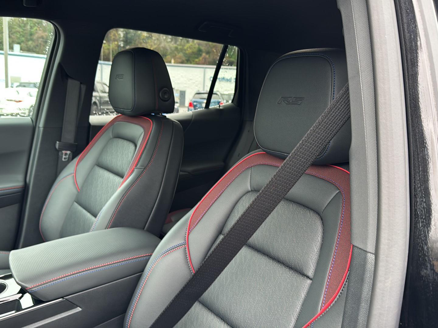 New 2026 Mosaic Black Metallic Chevrolet FWD RS image 27