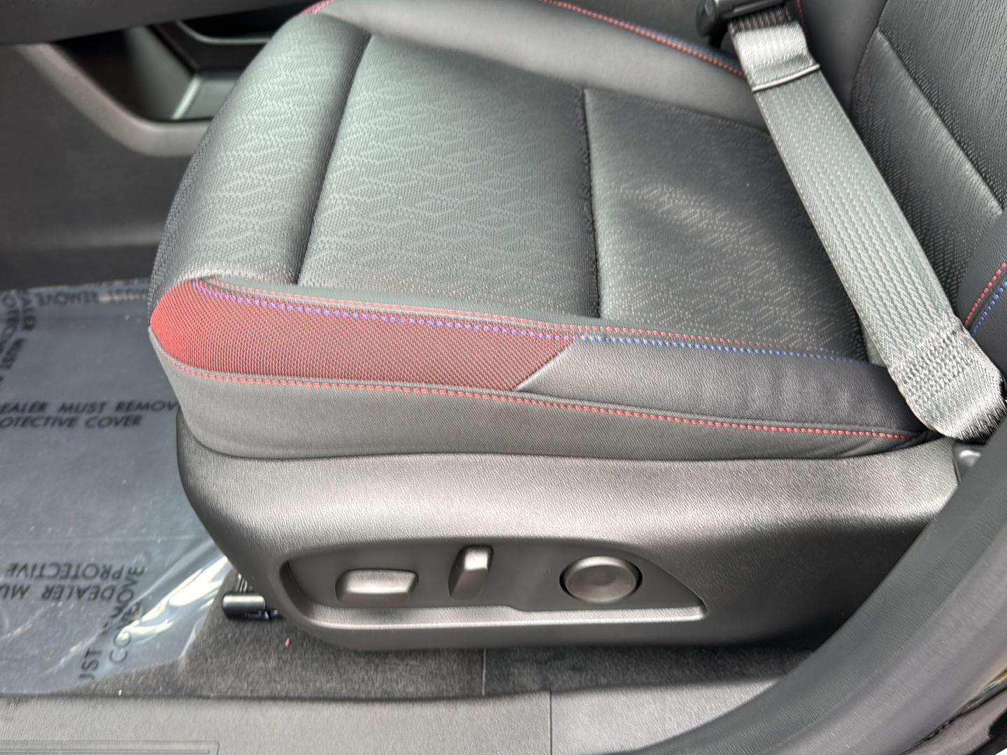 New 2026 Mosaic Black Metallic Chevrolet FWD RS image 28