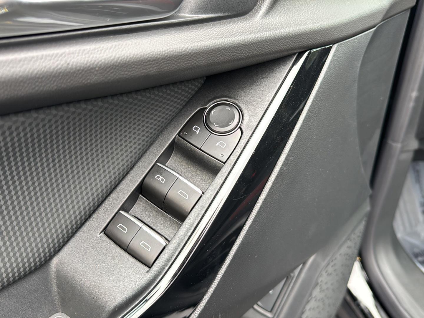 New 2026 Mosaic Black Metallic Chevrolet FWD RS image 29