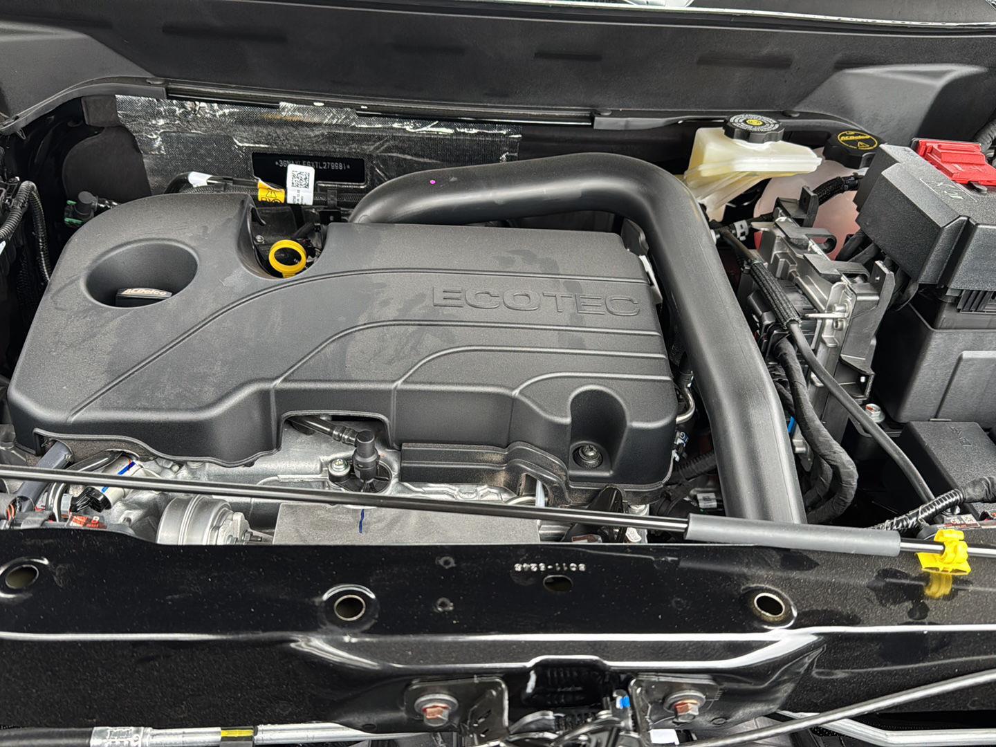 New 2026 Mosaic Black Metallic Chevrolet FWD RS image 31