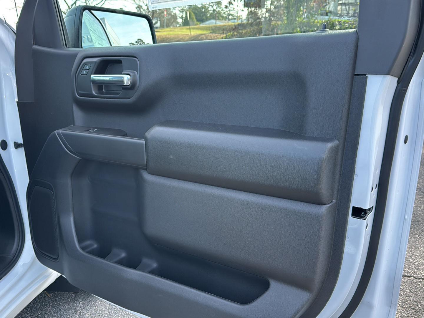 New 2026 Summit White Chevrolet Work Truck image 10