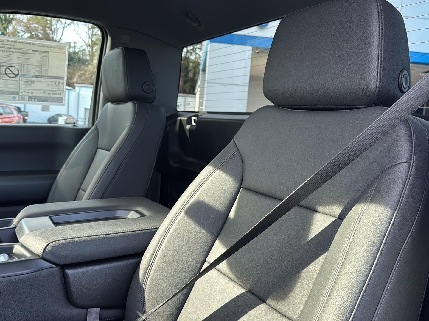 New 2026 Summit White Chevrolet Work Truck image 20