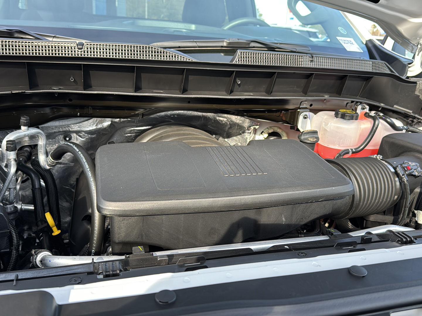 New 2026 Summit White Chevrolet Work Truck image 23