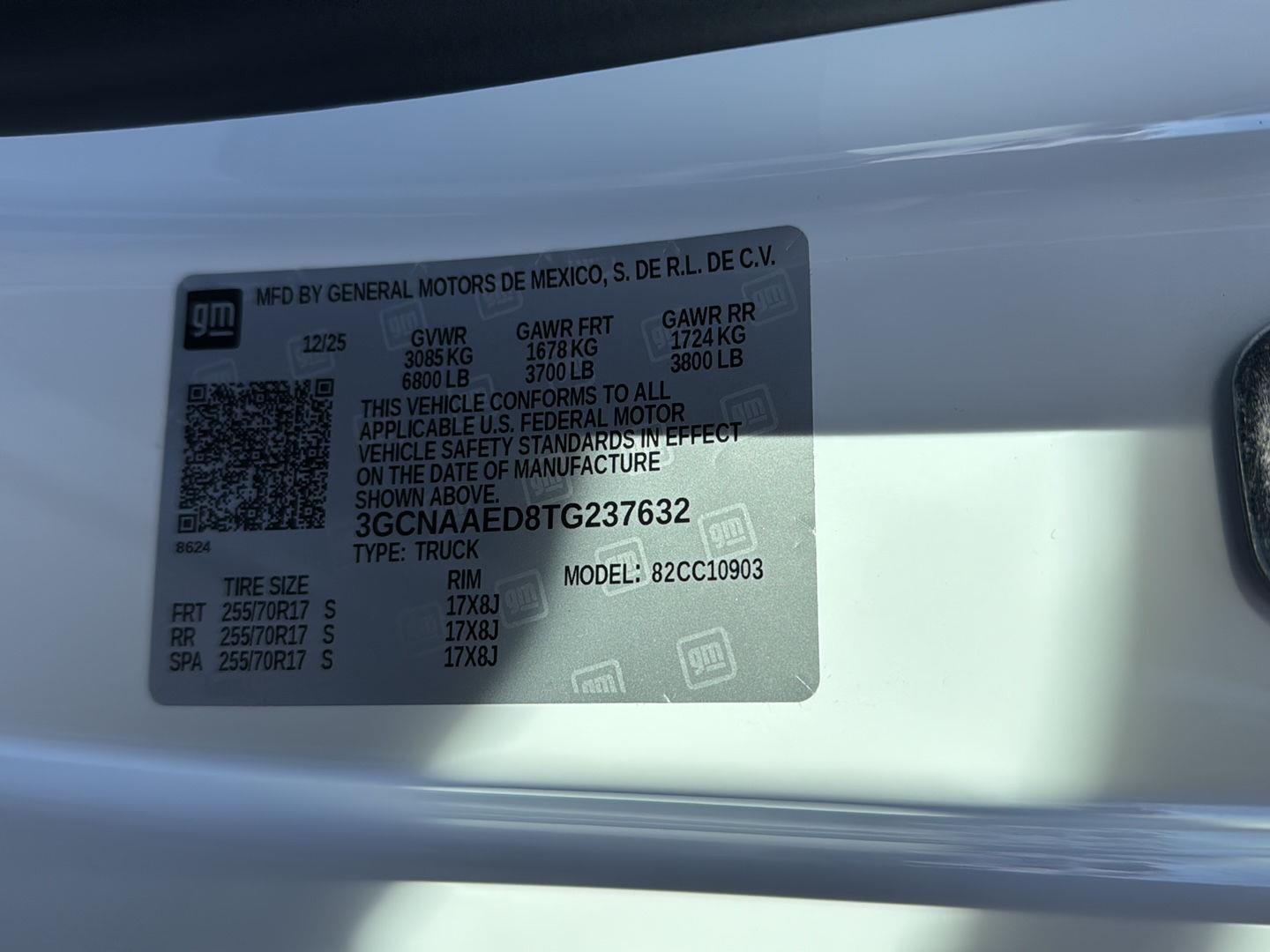 New 2026 Summit White Chevrolet Work Truck image 25