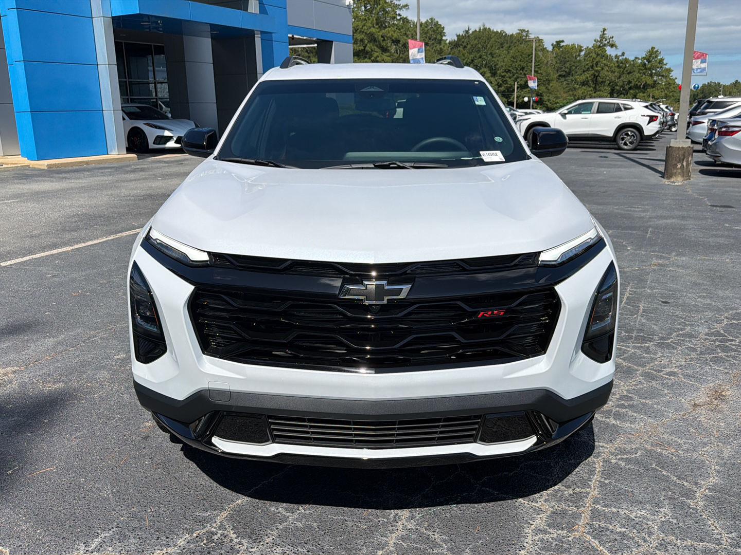 New 2027 Polar White Tricoat Chevrolet FWD RS image 9