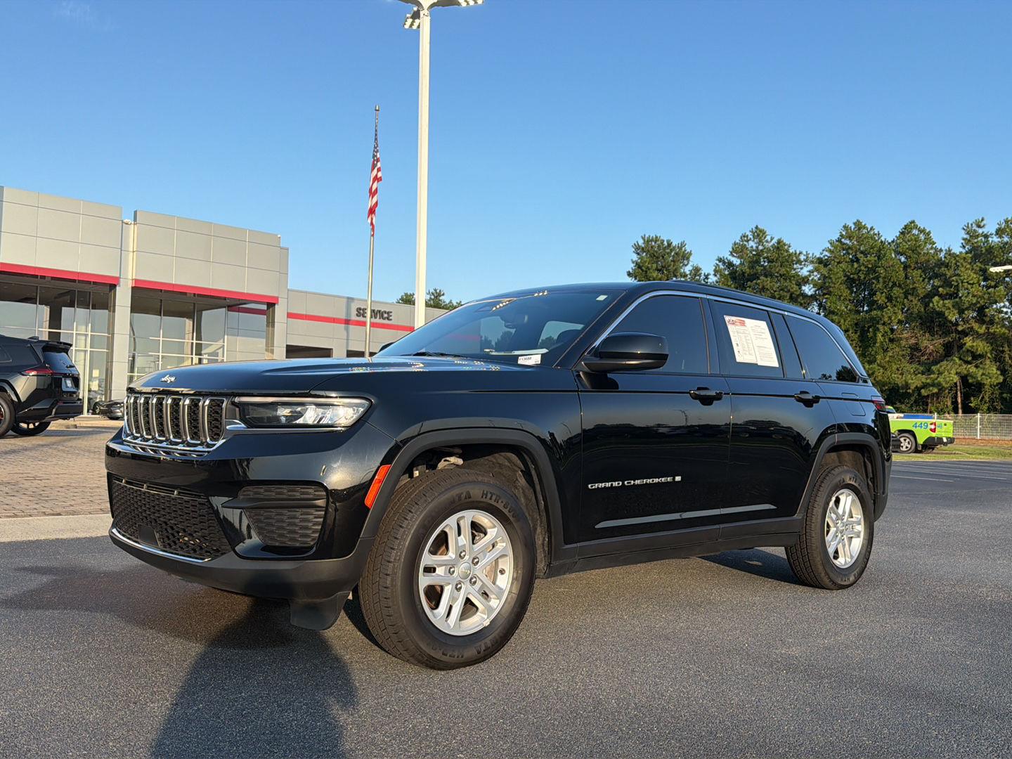 Diamond Black Crystal Pearlcoat 2024 Jeep Grand Cherokee SUV / Crossover Four-Wheel Drive 8-Speed Automatic