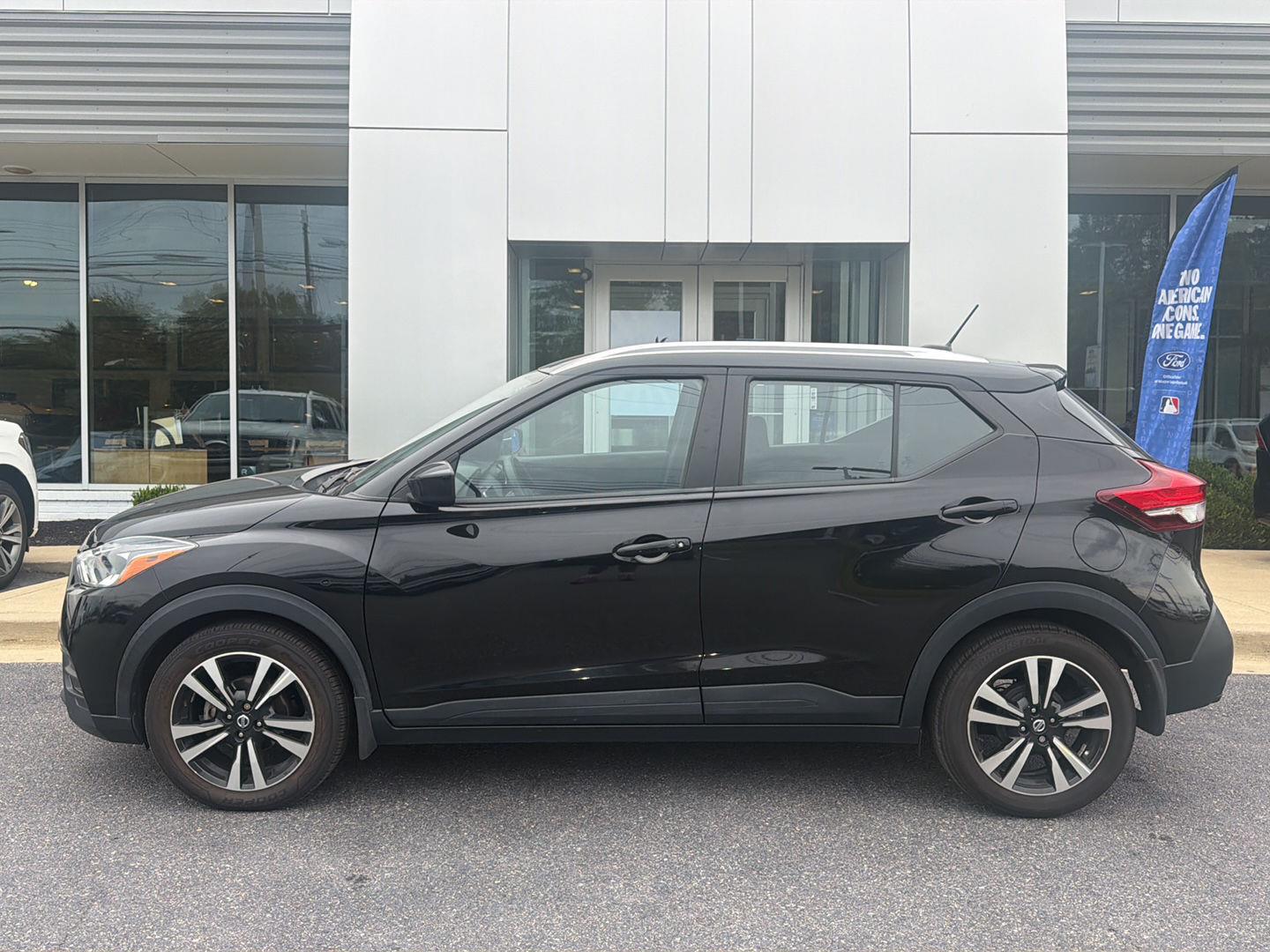 Used 2018 Super Black Nissan SV image 6