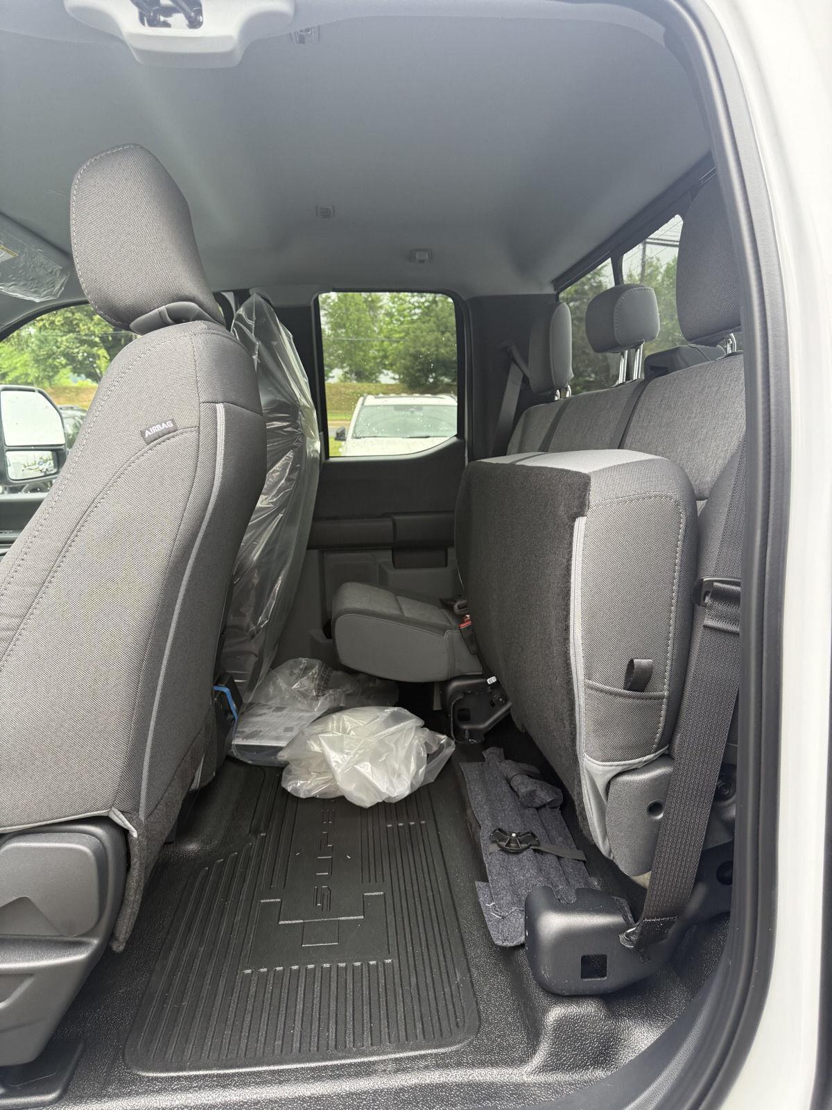 New 2026 Oxford White Ford XL image 15