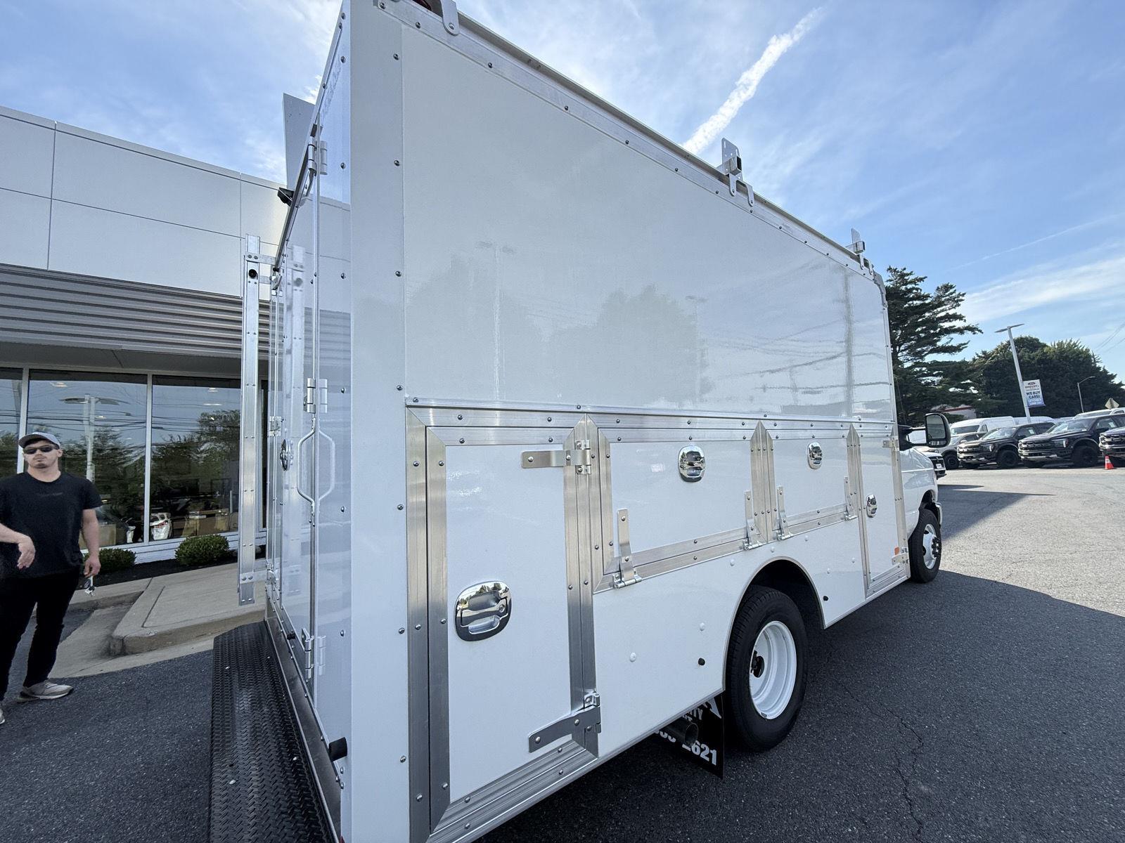 New 2027 Oxford White Ford  image 25