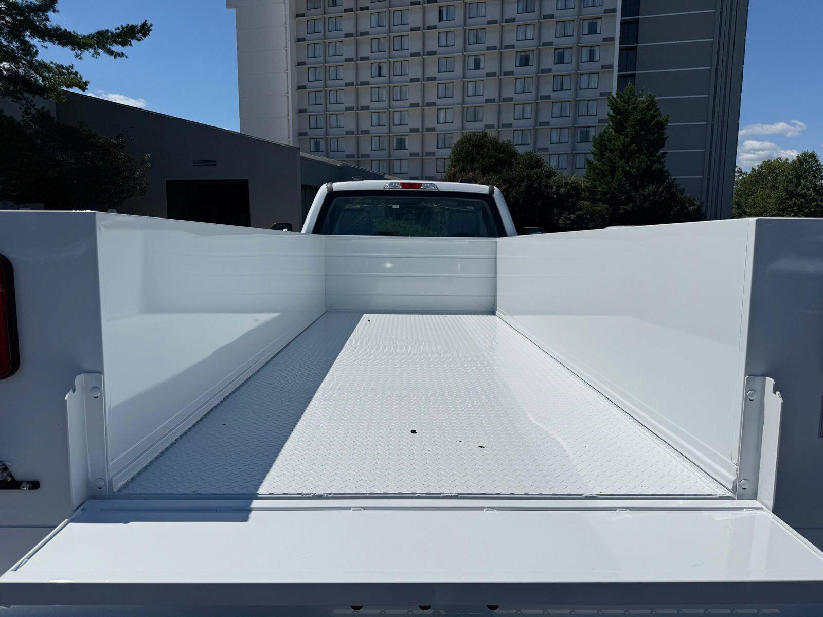 2025 Ford F-550 Super Duty Chassis Cab XL - Photo 12