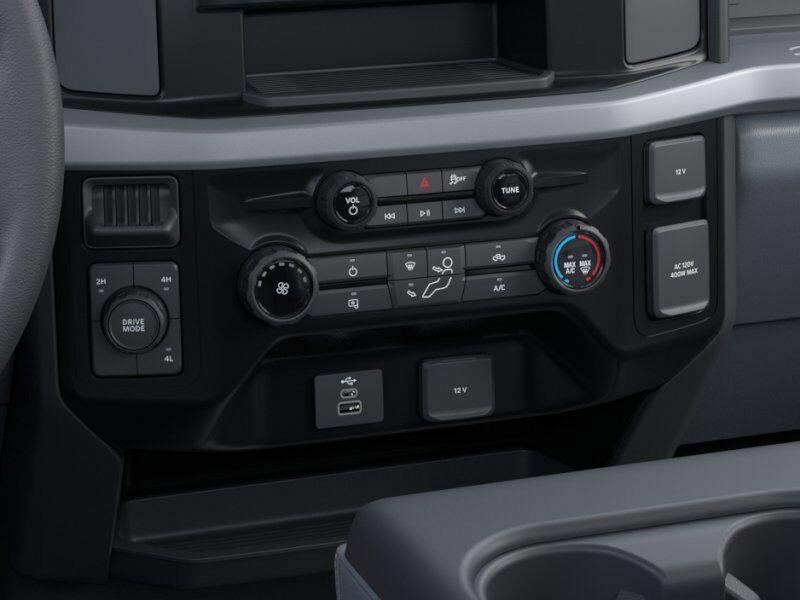 2025 Ford F-550 Super Duty Chassis Cab XL - Photo 18