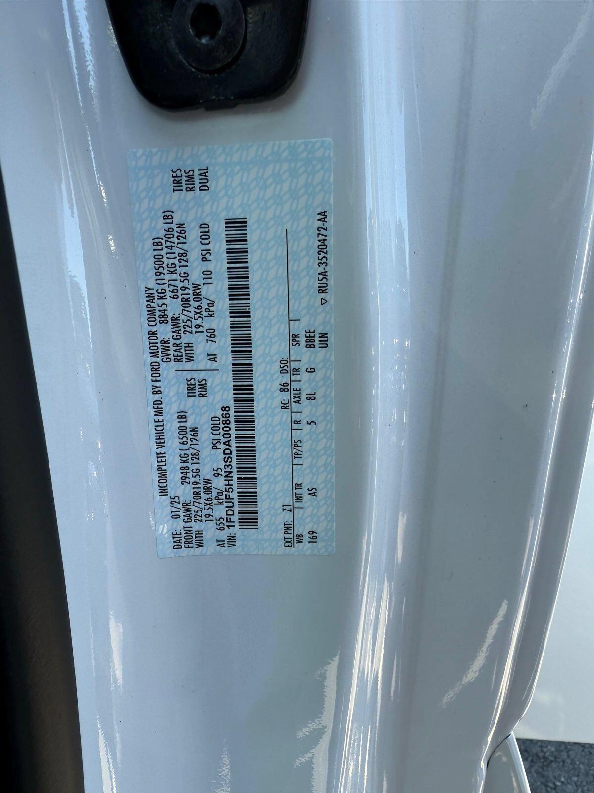 2025 Ford F-550 Super Duty Chassis Cab XL - Photo 24