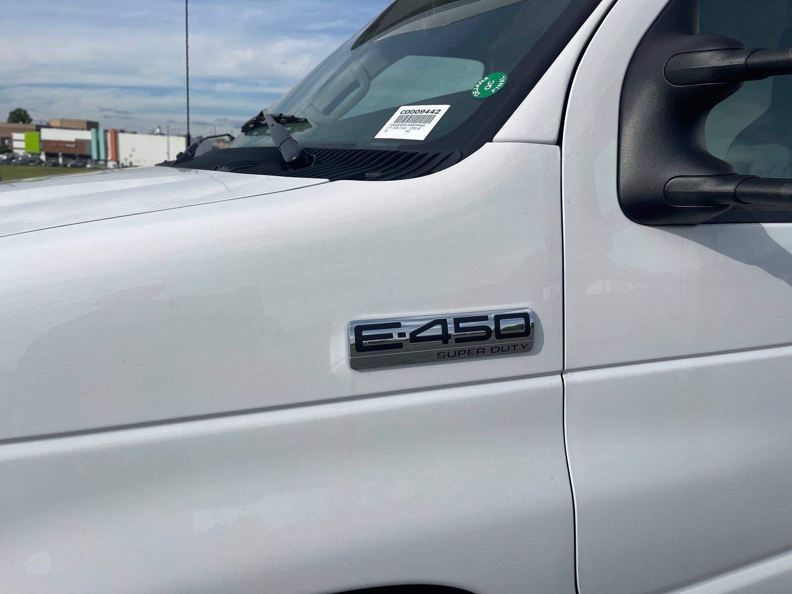 New 2027 Oxford White Ford  image 13