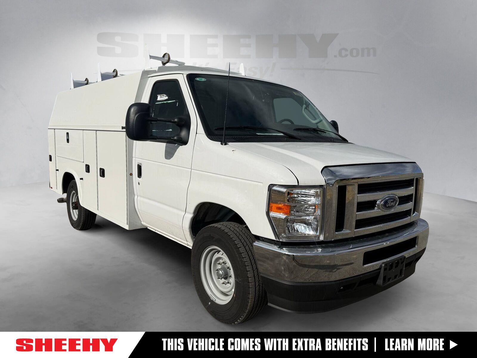 Oxford White 2025 Ford E-Series Chassis Pickup Truck Rear-Wheel Drive 6-Speed Automatic