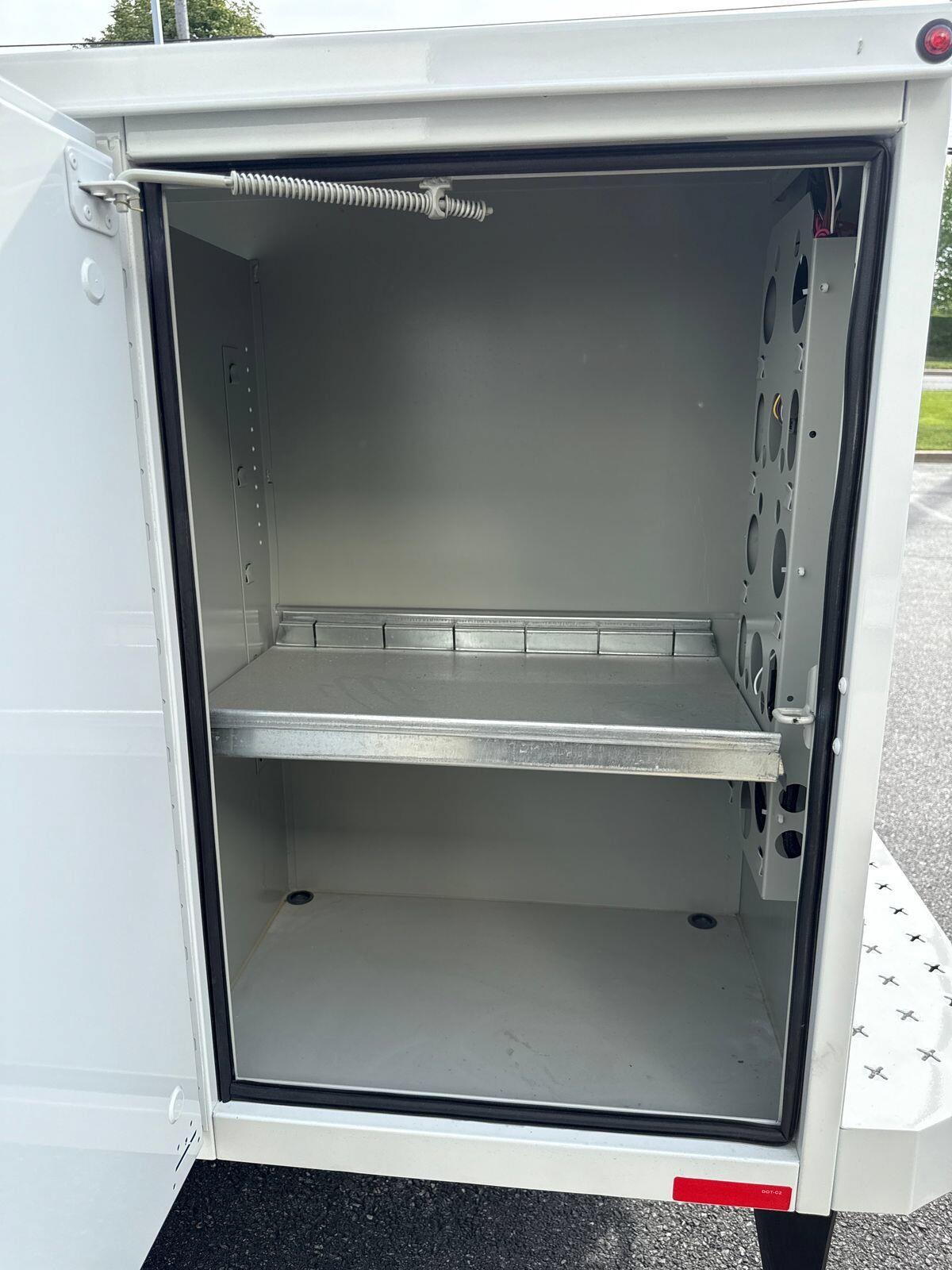 New 2026 Oxford White Ford XL image 17