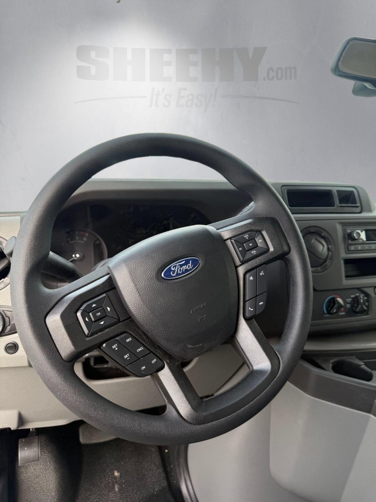 New 2027 Oxford White Ford Standard image 3