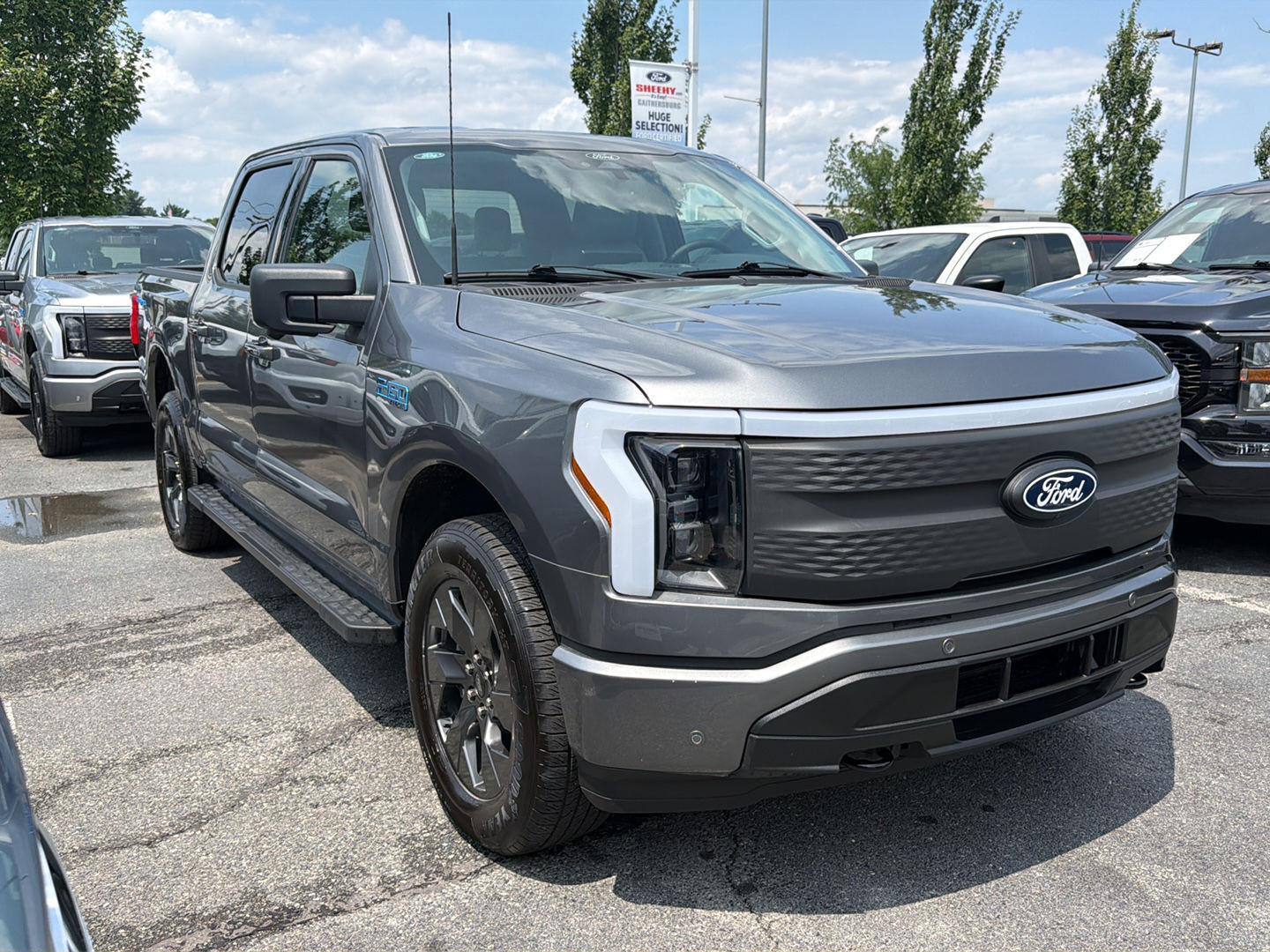 2025 Ford F-150 Lightning Flash SuperCrew AWD