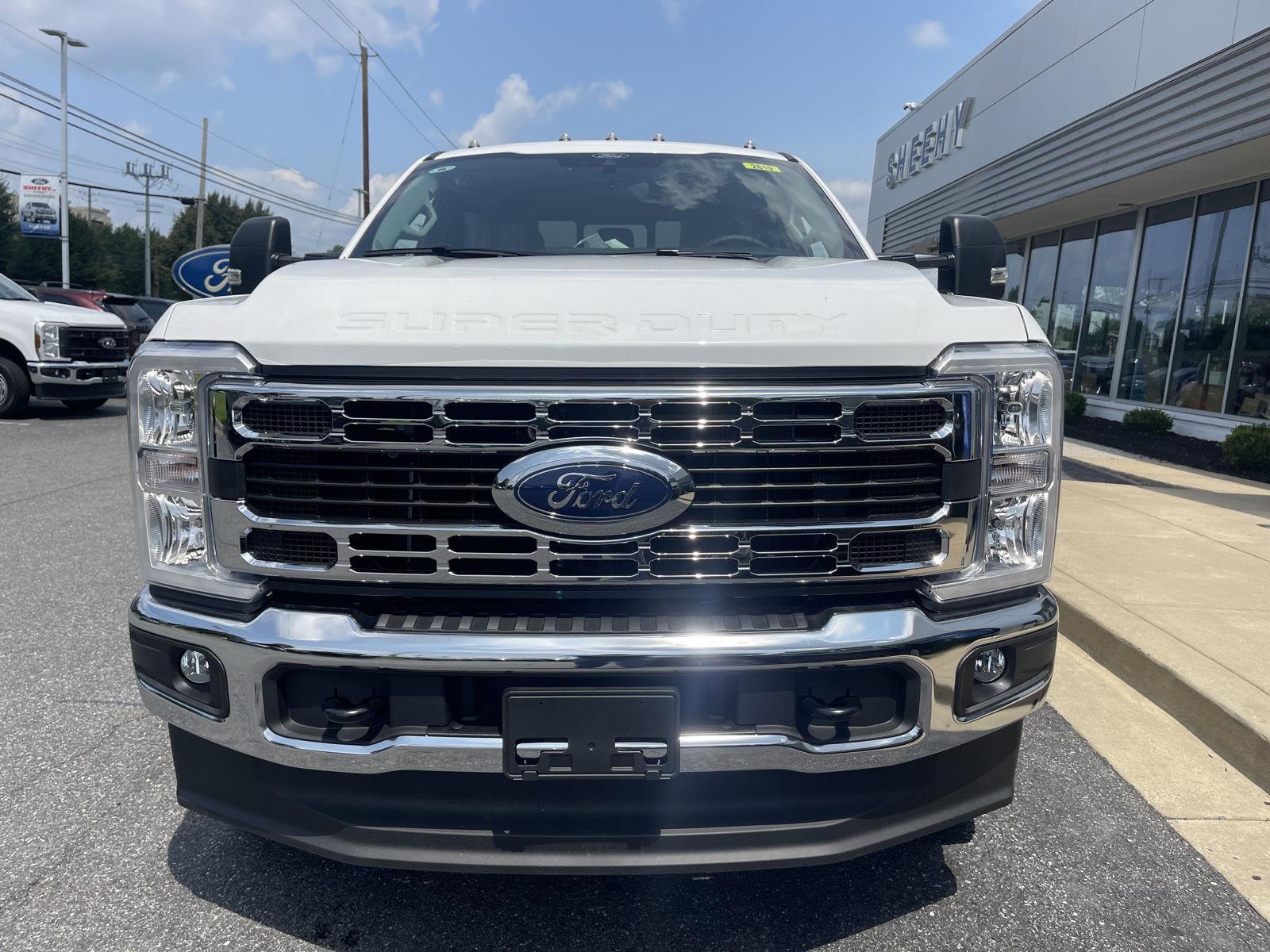 New 2026 Oxford White Ford XL image 3