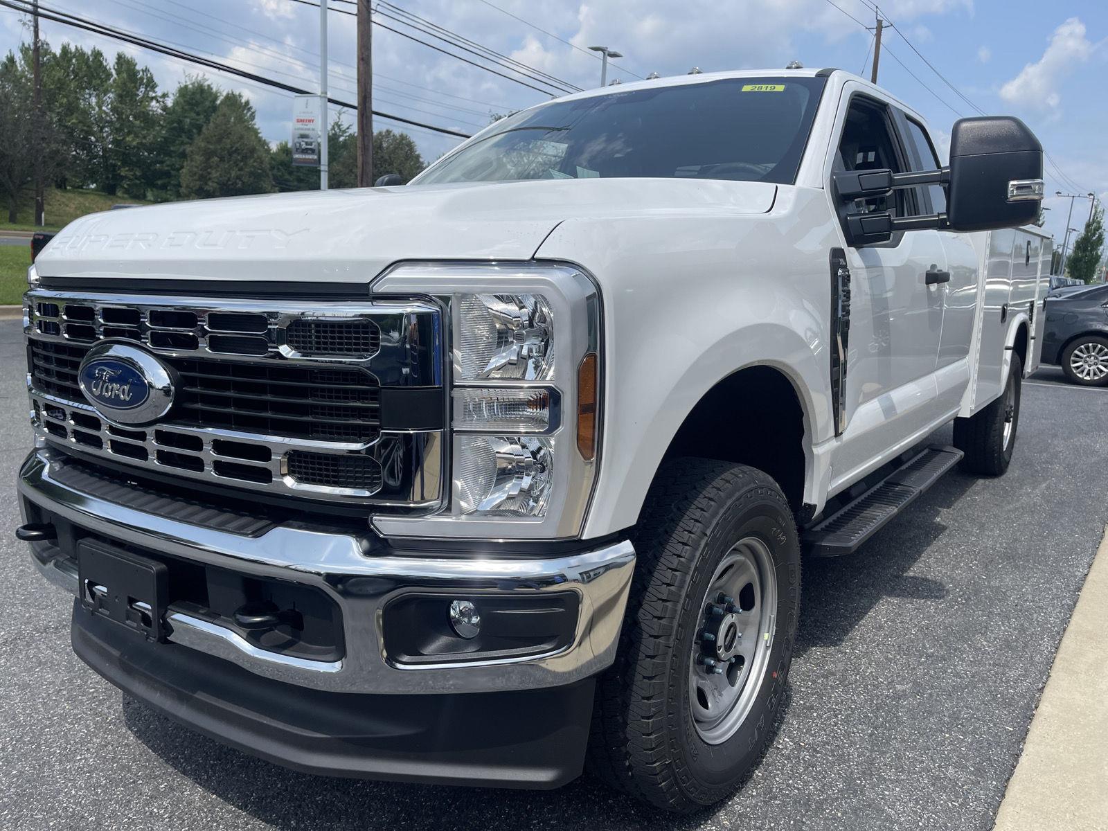 New 2026 Oxford White Ford XL image 4