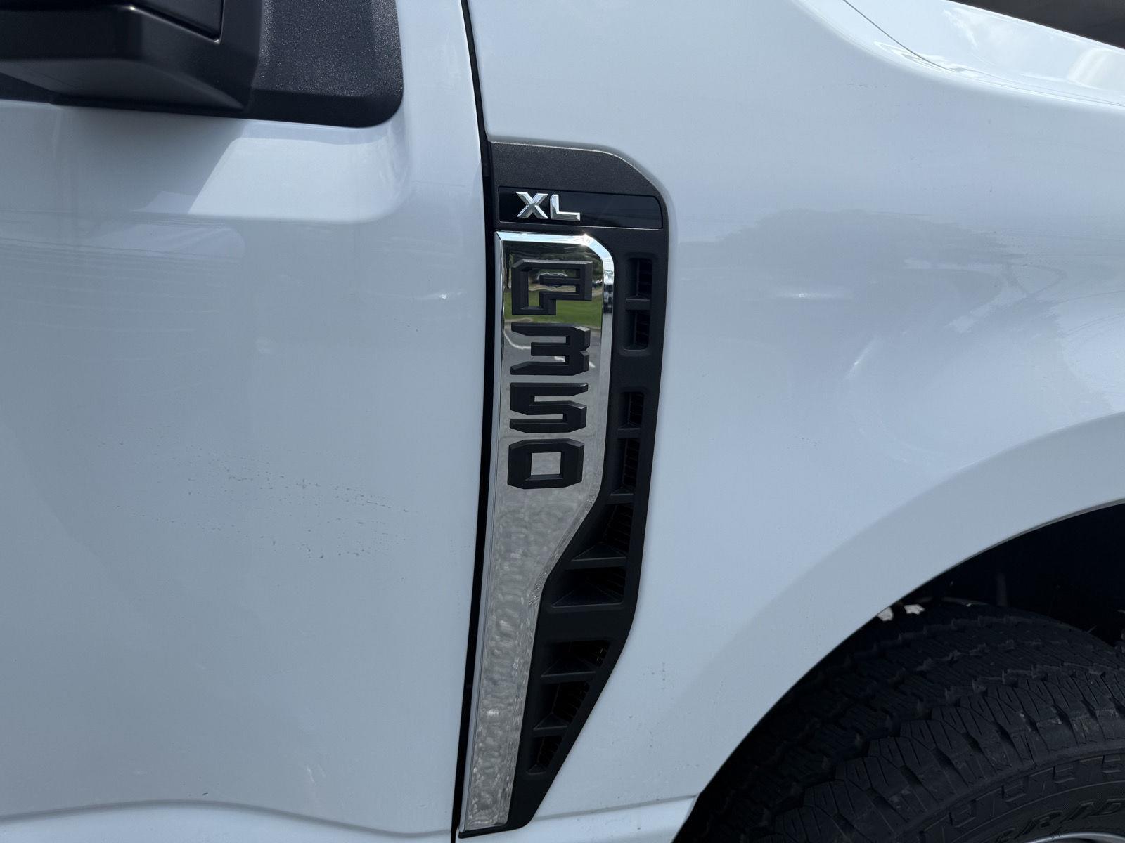 New 2026 Oxford White Ford XL image 11
