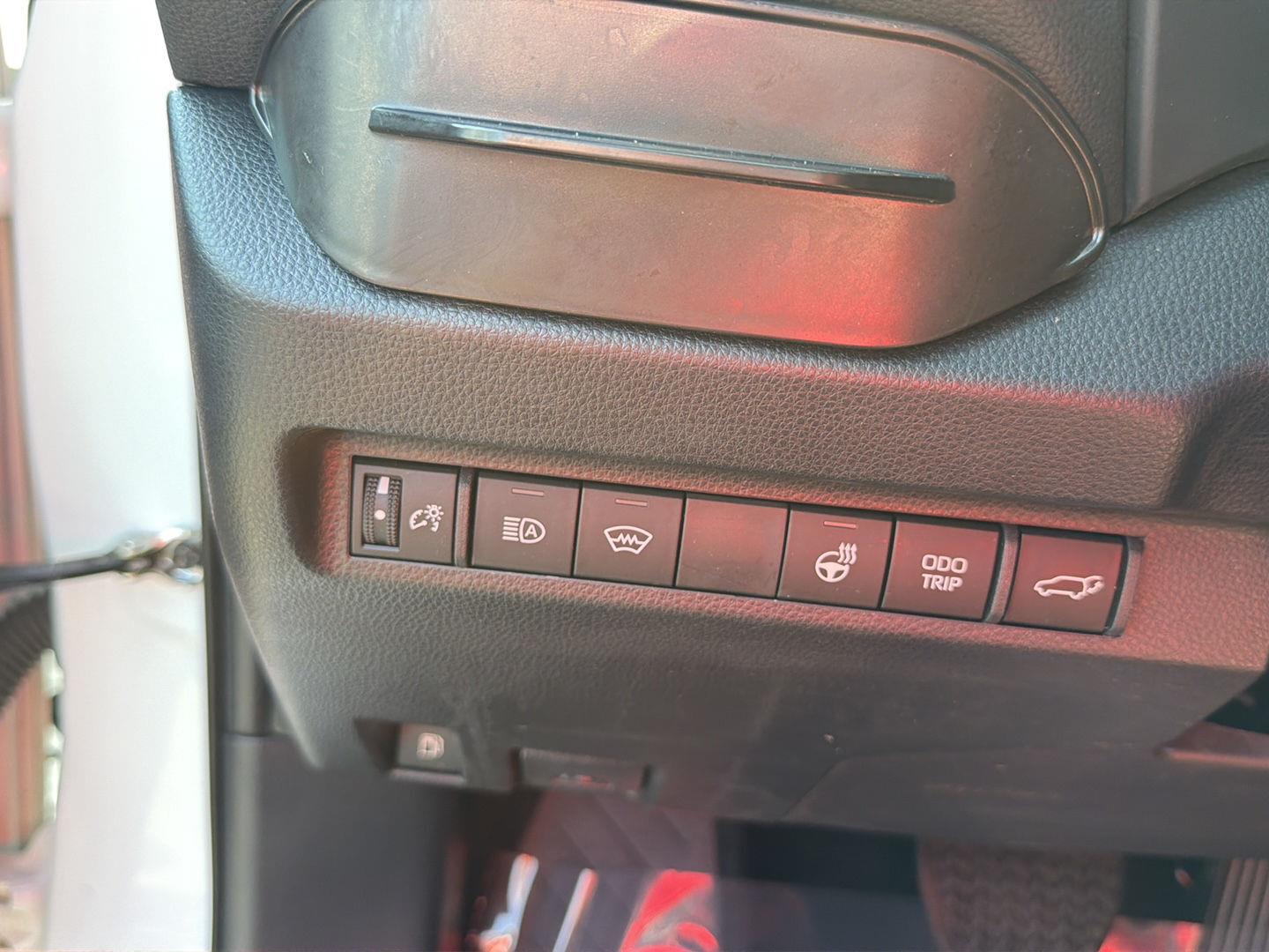 Used 2023 Wind Chill Pearl / Midnight Black Metallic Toyota XSE image 25