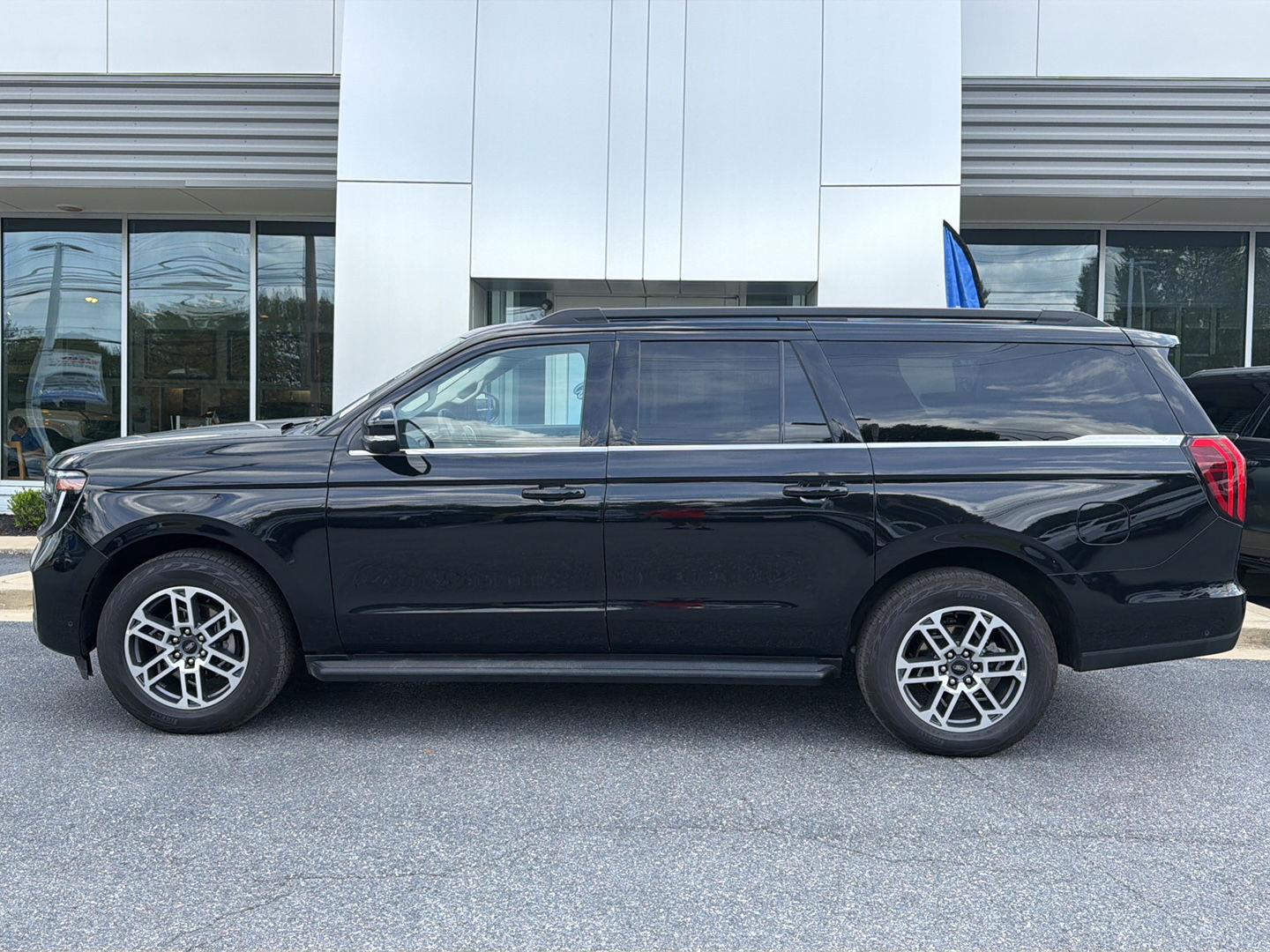 Used 2025  Ford Active image 5