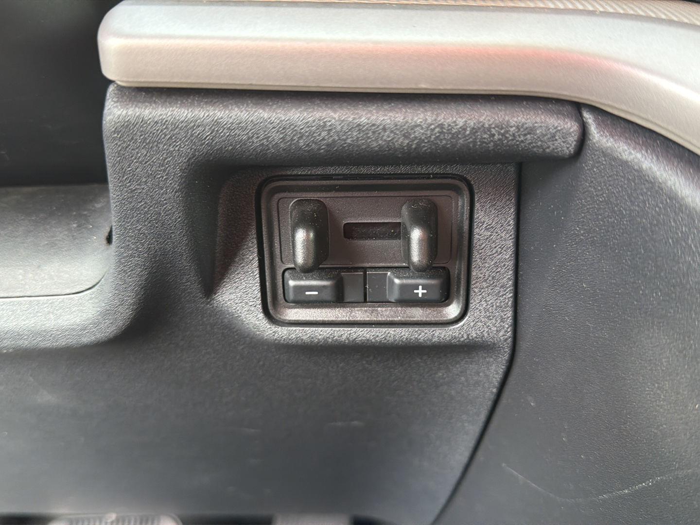 Used 2025  Ford Active image 16
