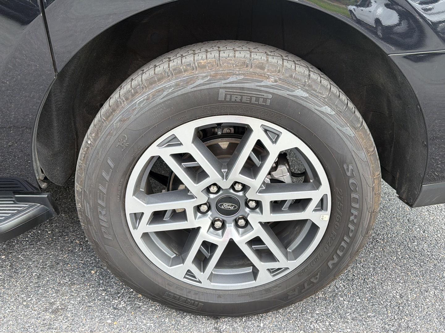 Used 2025  Ford Active image 12