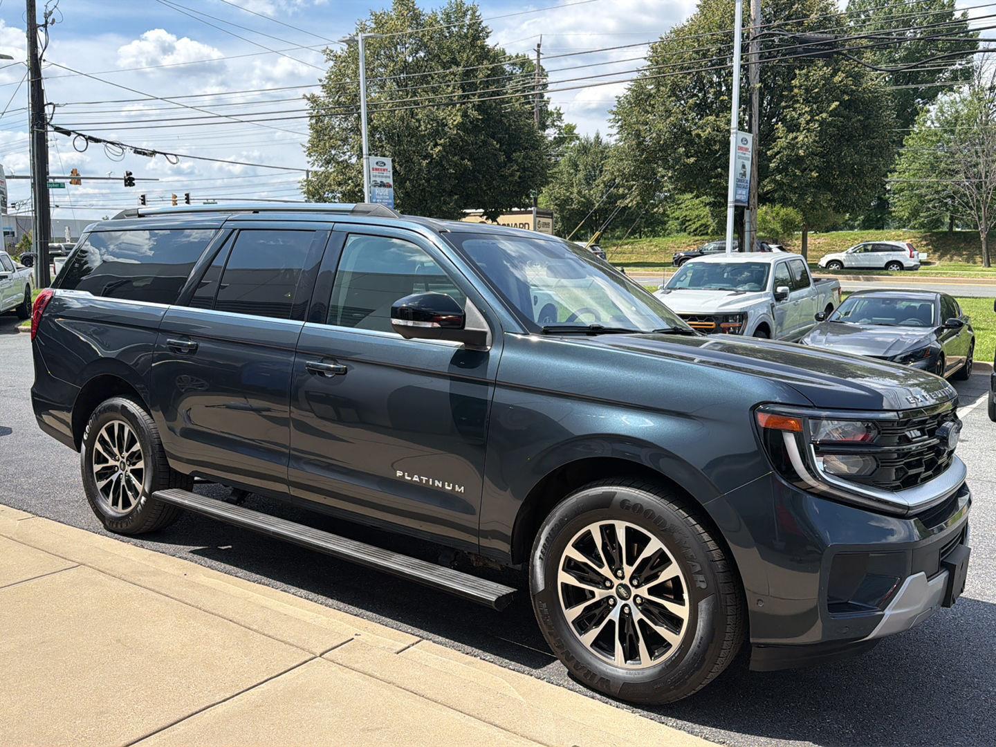  2025 Ford Expedition SUV / Crossover Four-Wheel Drive Automatic