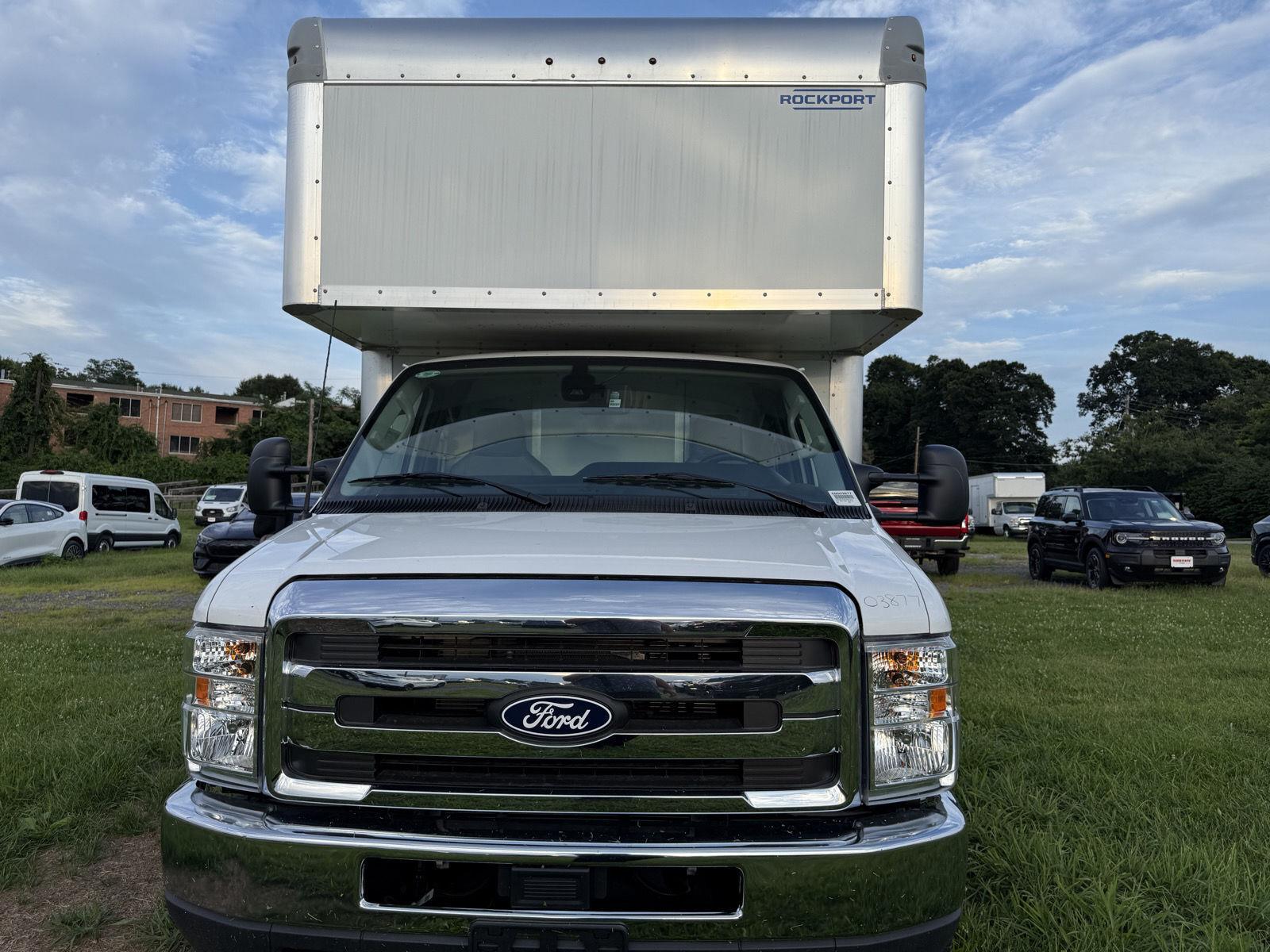 New 2027 Oxford White Ford  image 3