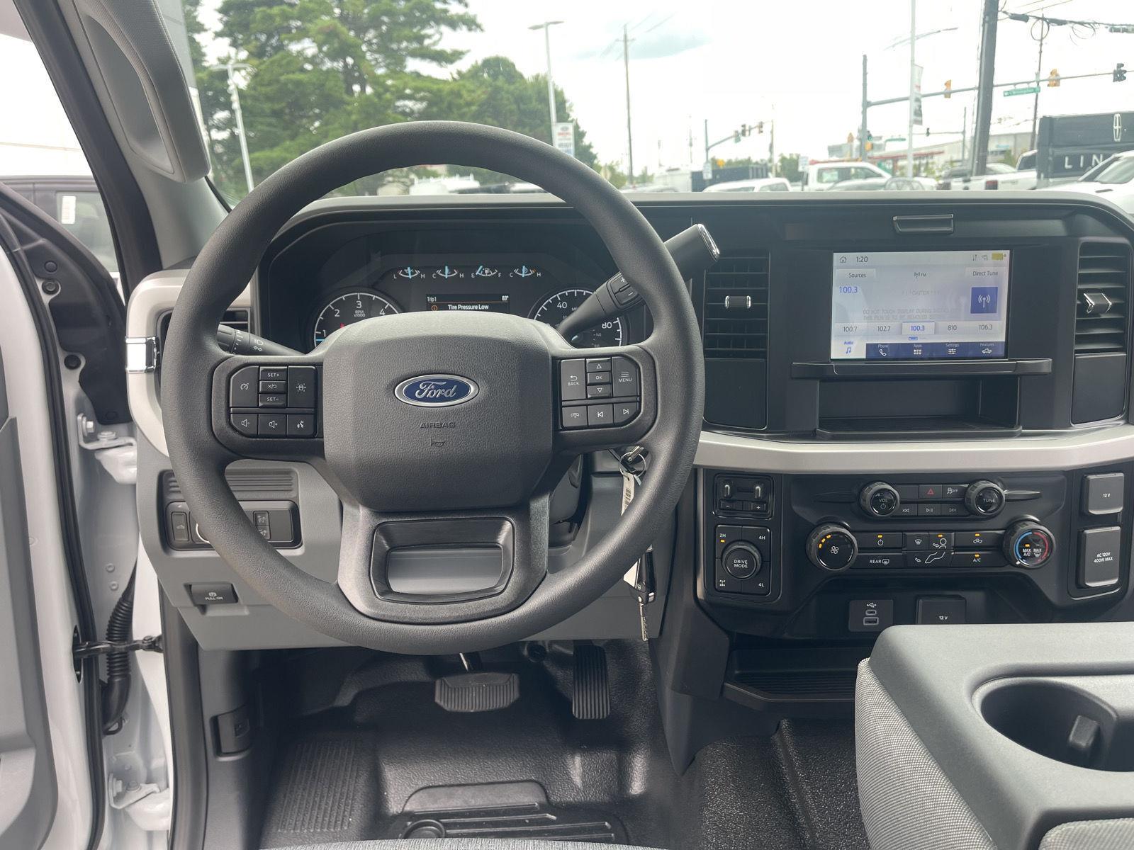New 2026 Oxford White Ford XL image 11